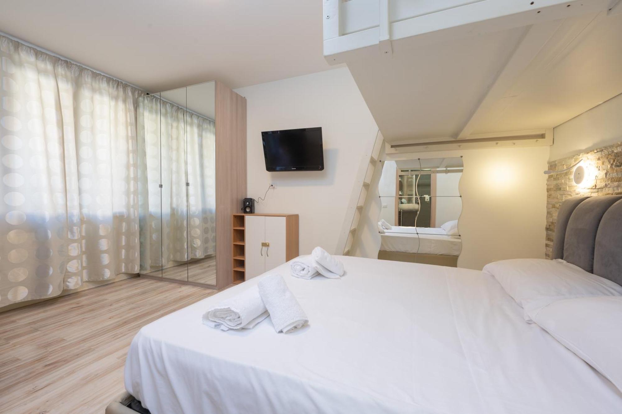 Incantevole Location Fronte Lago Sirmione Ngoại thất bức ảnh