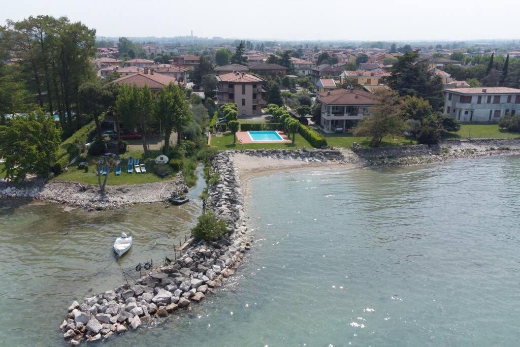 Incantevole Location Fronte Lago Sirmione Ngoại thất bức ảnh