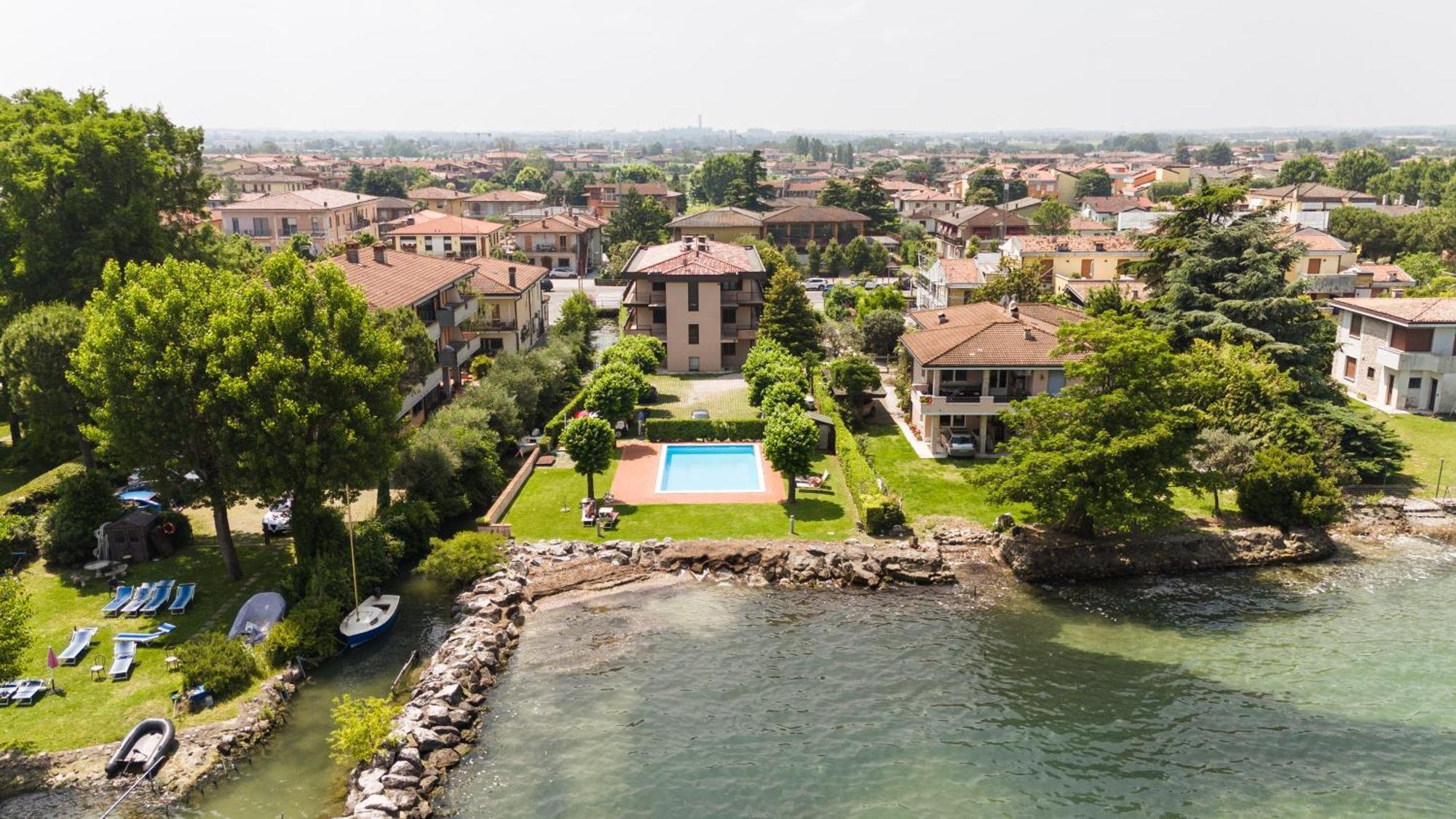 Incantevole Location Fronte Lago Sirmione Ngoại thất bức ảnh